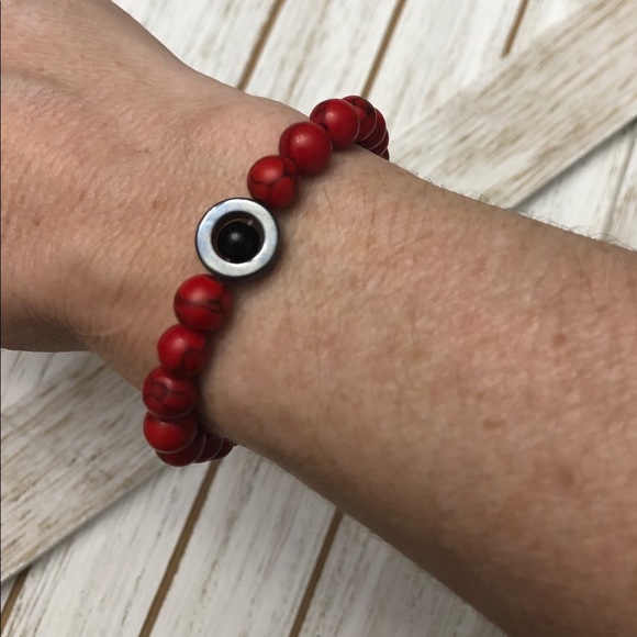 Red Howlite and Black Jasper Bracelet - Picture 3 of 3